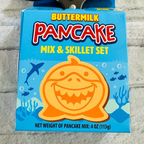 Wonder Treats Mini Baby Shark Skillet And Buttermilk Pancake Mix - Picture 7 of 7
